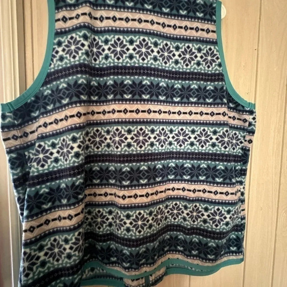 Woman Within women’s Blue & White Snowflakes Fleece zipper Vest‎ winter size 1X - Picture 2 of 3